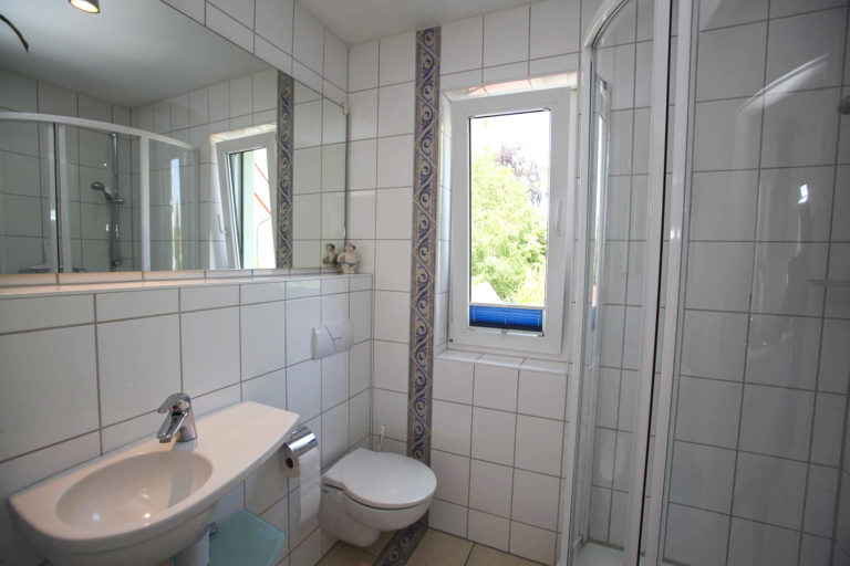 Ferienwohnung Kaiser am Lindenpark Badezimmer